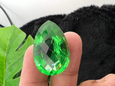 มรกต เอมเมอรัล Green Emerald very fine lab MADE 30x20 มม mm..50 กะรัต 1เม็ด carats รูปแปดเหลี่ยม (พลอยสั่งเคราะเนื้อแข็ง)