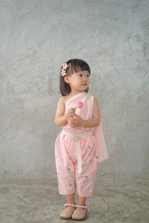 มีไซค์เด็กเล็ก-สไบสีหวาน-โจงกระเบนลายน่ารัก-ชุดไทยโจงกระเบนเด็ก-ชุดไทยสำบเด็ก-ชุดไทยเด็กผู้หญิง-ชุดไทยเด็กหญิง-ชุดไทยอนุบาล