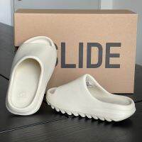 (พร้อมส่ง) รองเท้าแตะลำลอง Yeezy Slide สี Bone  นุ่มสบาย สวมใส่ได้ทุกโอกาส A soft footbed offers immediate step-in comfort for daily wear and support.