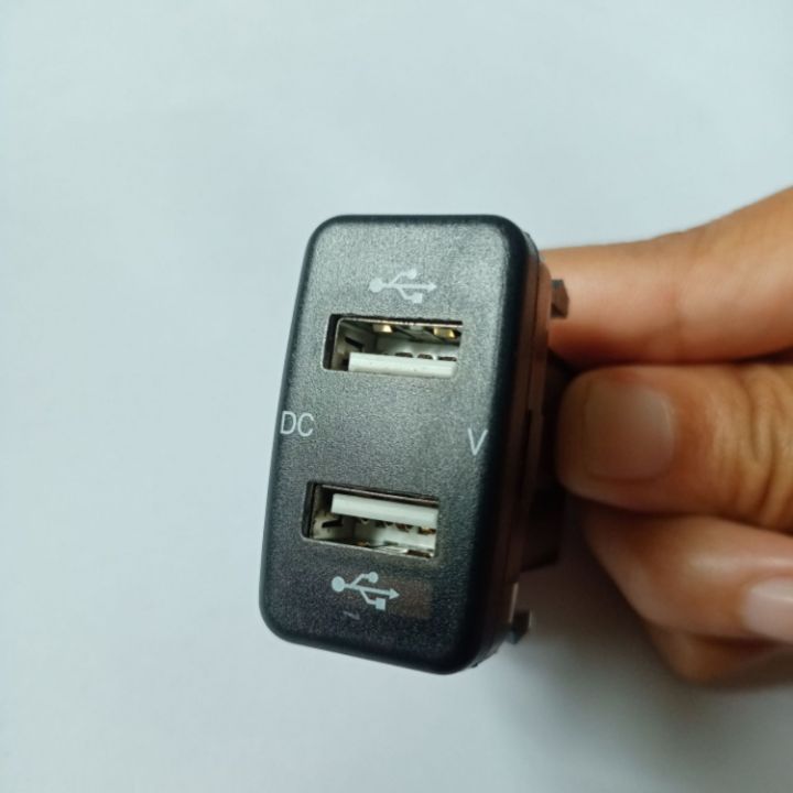 usb-charger-2-1a-สำหรับรถกระบะวีโก้-พร้อมตัวเลขบอกโวลต์-โตโยต้า-ไฮลักซ์-วีโก้-toyota-hilux-vigo