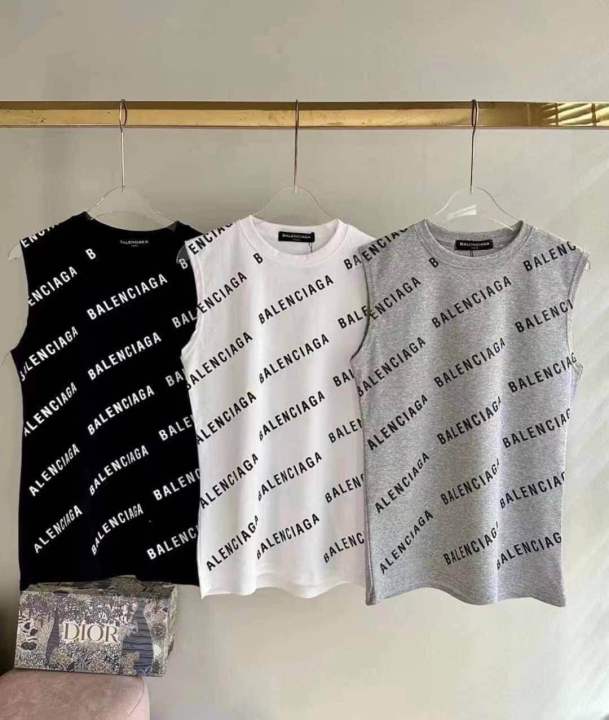 เสื้อกล้าม-balenciaga-แบบคอลใหม่