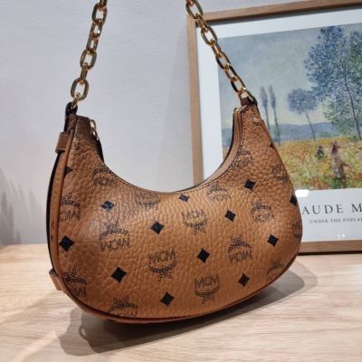 Outletแท้ 100% กระเป๋าพร้อมส่ง AREN CRESCENT HOBO