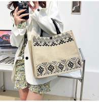 กระเป๋าTote bag ใบใหญ่ 14นิ้ว**แถมใบเล็ก 7.5 นิ้ว **ลายเก๋ จุสิ่งของได้เยอะมาก