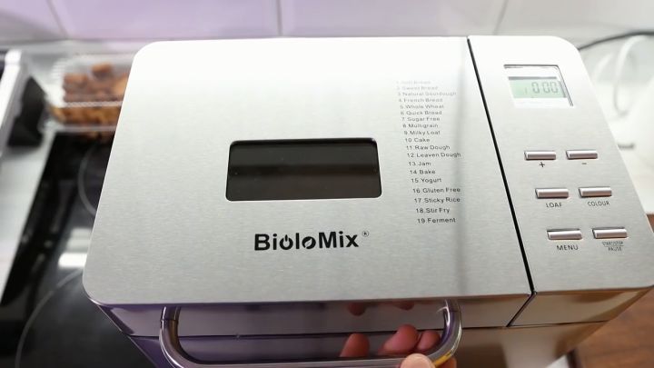 Biolomix Stainless Steel 1KG 19-in-1 Automatic Bread Maker 650W