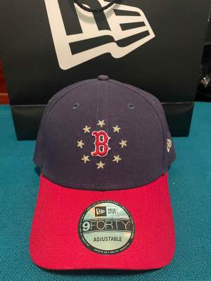 พร้อมส่ง New Era 9forty Circle Star Boston Red Sox Adjustable Cap