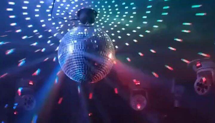 Amazon.com: 2 Pack Large Disco Ball Silver Hanging Mirror Disco Ball  Reflective Mirror Disco Ball Ornament for Party Holiday Wedding Dance Music  Festivals Decor Club Stage Props DJ Decoration (12 Inch, 12