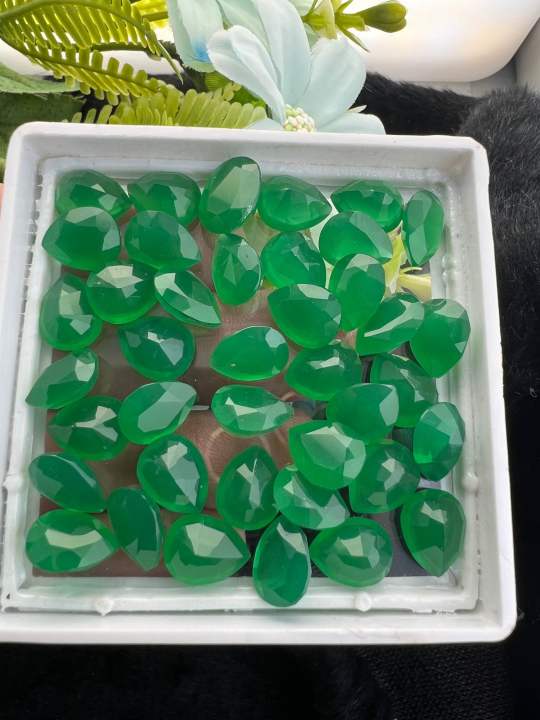 lab-jade-oval-shape-10x-8-mm-4-pieces-4-เม็ด-ยกเขียว-พลอย-สังเคราะห์-สี-เขียวหยก-พม่า-synthetic-jade-burma-green