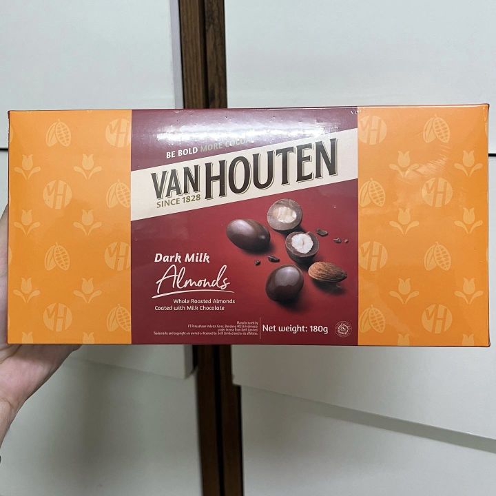 van-houten-chocolate-แวนฮูเต็น-ชุดช็อกโกแลตสอดไส้อัลมอนด์