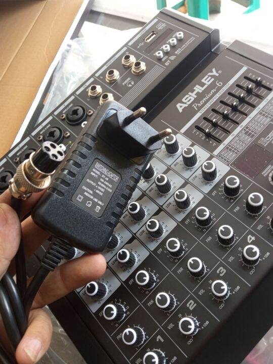ADAPTOR SWITCHING ADAPTOR MIXER AUDIO ASHLEY 4 LUBANG ADAPTOR MIXER