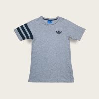 Adidas เสื้อยืด ไซส์ xs สีเทา มีแถบแขน มือสอง สวยๆ