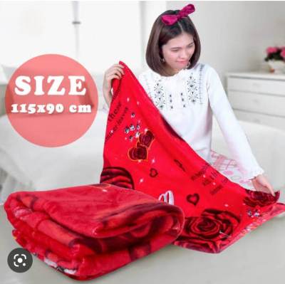 ผ้าห่มขนาดเล็กแบบบาง ผ้าห่มในรถ ลายกุหลาบสีแดง ขนนุ่ม เหมาะกับคนติดผ้าห่มแต่ขี้ร้อน
