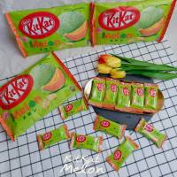 KitKat Melon เวเฟอร์คิทแคท เวเฟอร์กรอบเคลือบครีมช็อคโกแลตสุดเข้มข้น รสเมล่อน หอม หวาน มันส์ ขนาดห่อ11ชิ้น ขนมญี่ปุ่น ขนมนำเข้า