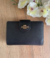 กระเป๋าสตางค์ 2 พับ ขนาดกลาง Coach 6390 Medium Corner Zip Wallet สีดำ แท้100%