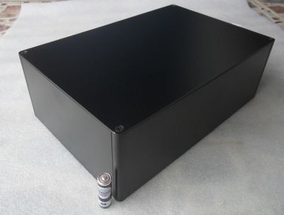 กล่องอลูมิเนียมสีดำขนาด 300 X 200 X 105 มม.