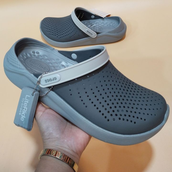 crocs-พกพาติดตัว-ถูกกว่าในห้าง-ใส่สบายทั้งชายและหญิง-วัสดุทำจากยางแท้