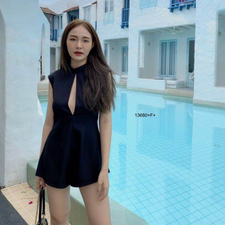 13680-จั้มสูทแขนกุดขาสั้น-แหวกอก