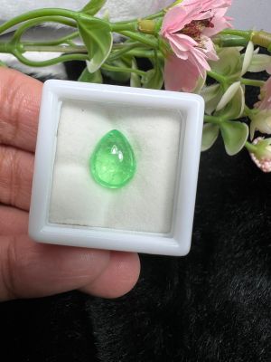 Lab emerald pear cabochon 4.95 carats 9.20x10.70mm 1 pieces พลอย columbia โคลัมเบีย Green Emerald มรกต ผลิตจาก สวิส lab CORUNDUM HARDNESS 9 (พลอยสั่งเคราะเนื้อแข็ง)
