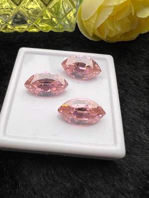 เพชรรัสเซีย CUBIC ZIRCONIA DIAMOND PINK  MARQUISE พลอย สังเคราะห์ 2  เม็ด MM พลอย น้ำหนัก carats