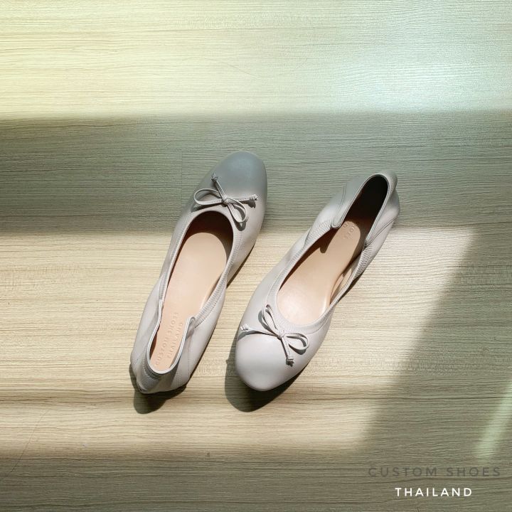 รองเท้าผู้หญิง-รุ่นแฟลตบัลเล่ต์-สีครีมขาว-นุ่มมากก-made-in-thailand