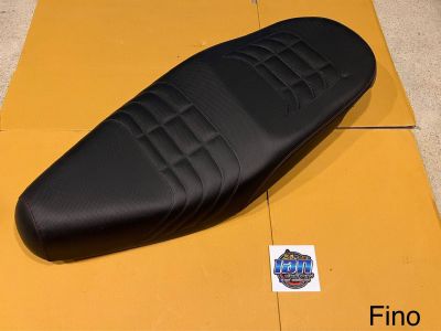 เบาะ Yamaha Fino115 ฟีโน่115 ตัวเก่า คาร์บู ฟีโน่เกย์แยก แท้ใหม่ แท้ใหม่ศูนย์ เป็นเบาะปาดจากศูนย์มาโดยตรง ด้ายแดง