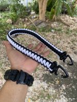 สายถักเชือก paracord ใช้เกี่ยวอุปกรณ์ต่างๆ