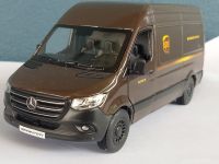 MERCEDES -BENZ SPRINTER UPS EDITION สเกล 1:48