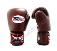 นวมชกมวยหนังแท้ สีน้ำตาล ยี่ห้อ Twins Boxing Gloves (leather) ขนาด 10 oz. และ 12 oz.