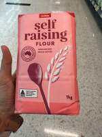 White Self Raising Flour ( Coles Brand ) 1000 G. แป้งสาลี ไม่ฟอกสี ผสม ผงฟู ( ตรา โคลส์ ) ไวท์ เซลฟ์ เรซซิ่ง ฟลาวร์