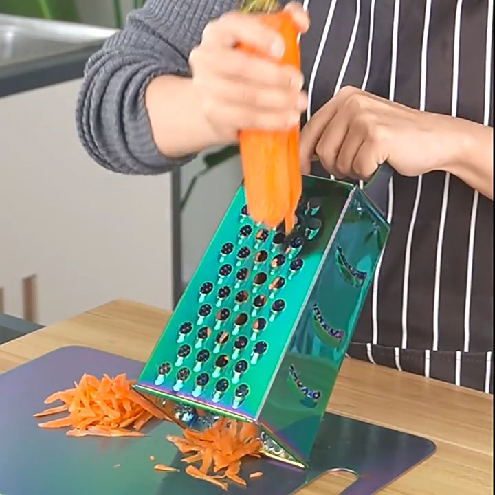 1pc Multifunctional Kitchen Vegetable Cutter: Carrot Slicer