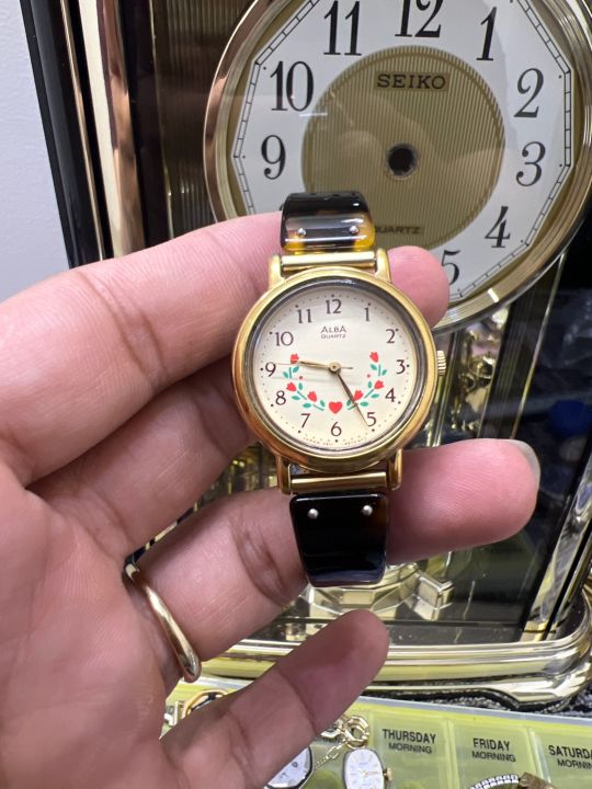 Đồng hồ Seiko Alba vỏ bọc vàng, size 28mm, dây Nhật đẹp mới thay, máy nội  địa Nhật đã qua sử dụng mới 95%, chống nước nhẹ 