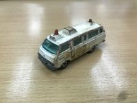 โมเดลรถเหล็ก Tomica Toyota Hiace commuter รถตู้พยาบาล Japan