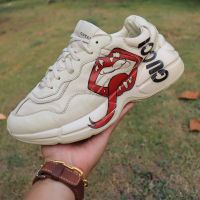 ส่งฟรี GUCCI Ivory Leather Rhyton Sneaker With Mouth Print 8US 26cm- Unisex - Pre-owned Authentic