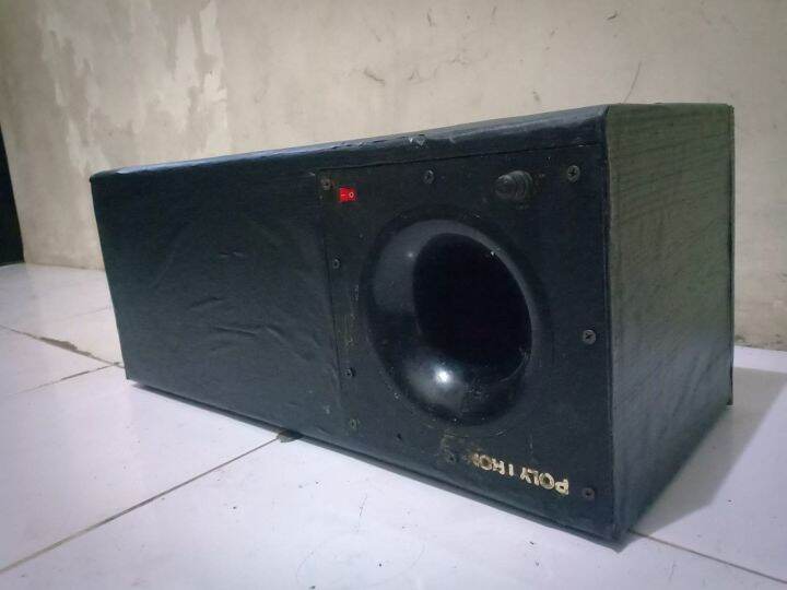 Subwoofer polytron psw 300 normal tapi box kurang muluss (bekas