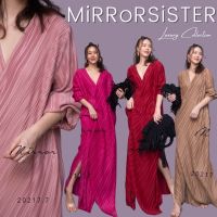 ?ป้าย Mirrorsister​ 20217.7 เดรสพลีทตัวยาว ดีไซน์สวยหรู ช่วงอกไขว้ทับกันอย่างเก๋ ช่วงตัวปล่อยยาวผ่าด้านข้าง