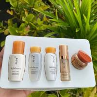 Sulwhasoo Signature Beauty Routine Kit (5 Items) 

เซ็ตบำรุงผิวขั้นพื้นฐาน อุดมไปด้วยสารสกัดเข้มข้นจากโสมเกาหลี ให้ผิวสวยไร้ริ้วรอยแบบสาวเกาหลี