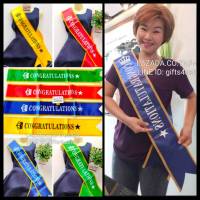 (1 เส้น) สายสะพายขอบทอง congratulation  สายสะพายรับปริญญา สายสะพายผ้า แสดงความยินดี สายสะพาย สกรีนลาย มงกุฎ ปัจฉิมนิเทศน์ เรียนจบ รับปริญญา m24