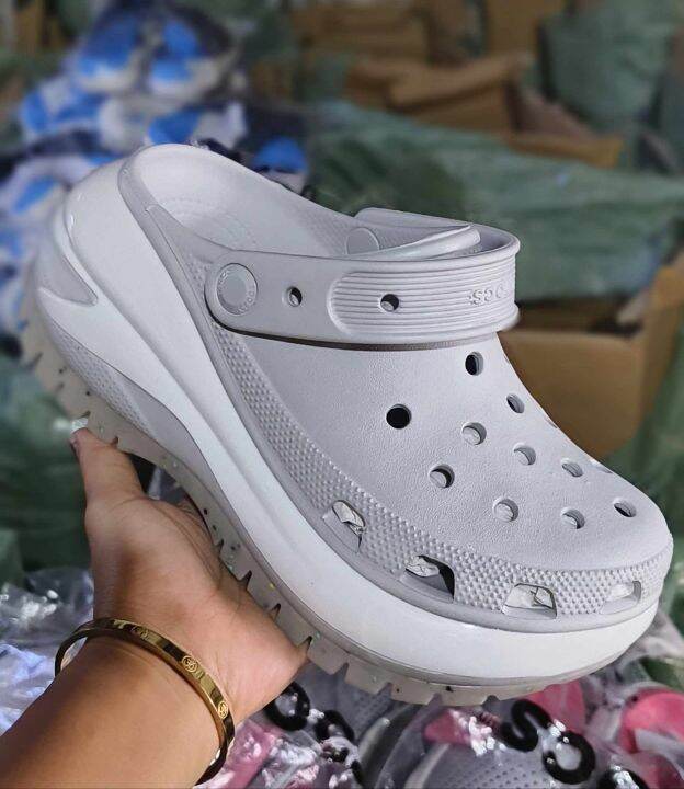 รองเท้าcrocsแบบใหม่แบบสูงสำหรับผู้หญิงมี-size-35-ถึง-40