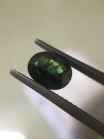 GREEN SAPPHIRE เขียวส่องแท้ 2.57 กะรัต พลอยสีเขียวเม็ดอ้วนๆ ราคาเบาๆ จ้า