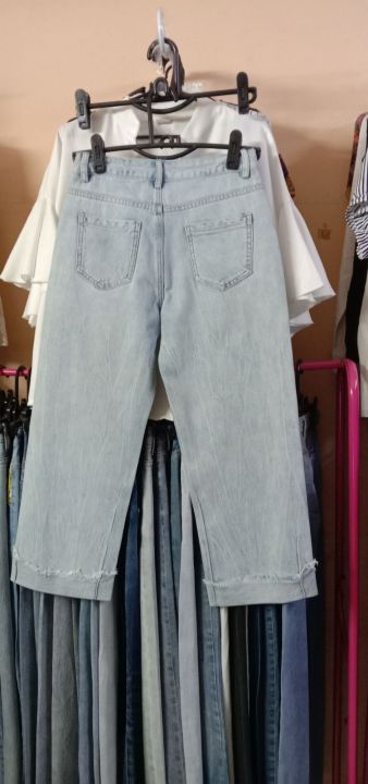 กางเกงยีนส์มือสองร้านพี่บียะลา-ขนาดรอบเอว-27-28ผ้าไม่ยืด-รายละเอียดเพิ่มเติมได้ที่สติ๊กเกอร์