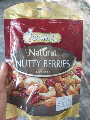 Camel Natural Nutty Berries150g. ถั่วอบผสมเบอร์รี่  คาเมล 150กรัม