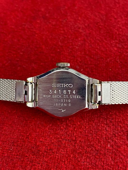 seiko-17-jewels-ระบบไขลาน-ตัวเรือนสแตนเลส-นาฬิกาผู้หญิง-มือสองของแท้
