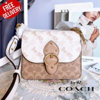 กระเป๋าสะพาย
Coach Beat Shoulder Bag 18 Horse Carriage Print Brass.ออก Shop USA รับประกันของแท้ 100%