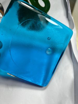 พลอย100% LAB MADE ก้อน กระจกเจียได้ทุกชนิด แกะสลักด้วย..450 (gram กรัม )glass rough  BLUE TOPAZ ความยาวและ ความกว้าง 3.50X3.50 inch นิ้ว)(ความหนา 0.75 inch นิ้ว)