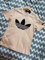 ??พร้อมส่ง??เสื้อยืด Adidas x Marimekko สีเบจ