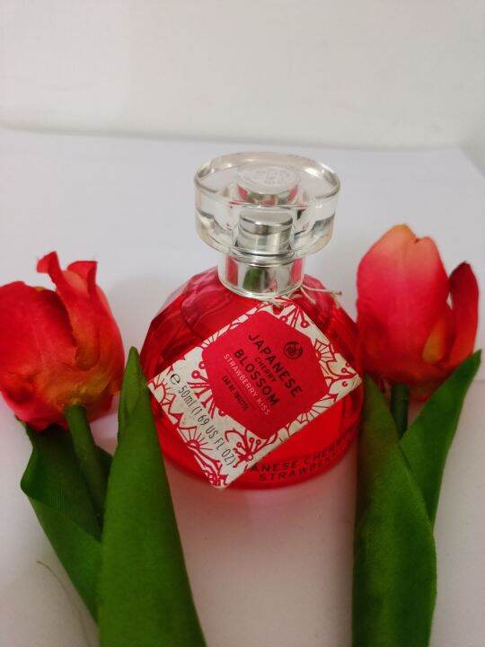Japanese Cherry blossom strawberry kiss body mist 50ml by the body shop