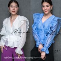 (PROMOTION) (นางแบบใส่ชุดขาย) V2 SweeT V VaVa OrganZa BlouSE เสื้อผ้าออแกนซ่า งานสวย ผ้าไม่คัน ดีไซน์เก๋ เสื้อคอวี ไขว้ทับกันแต่งระบายช่วงไหล่น่ารัก คิ้วๆ ด้านหลังสม๊อก พร้อมสายผูกที่เอว ใส่ได้หลายโอกาส **งดรับลค.ดราม่า