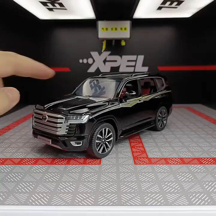 132 Toyota Land Cruiser Alloy Car Model toy car Light & Sound effect