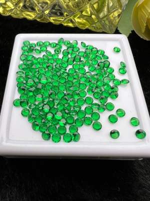 มรกต พลอยโคลัมเบีย LAB columbia Green Emerald Nano Round shape 1.75มม mm 50 เม็ด Pieces (พลอยสั่งเคราะเนื้อแข็ง)