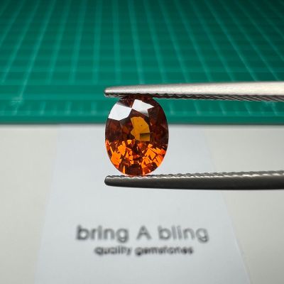 โกเมนสีส้ม (spessatite garnet) 1.93 ct (8x6.3x4.5mm) สีเข้มไม่ดำ สวยมากก ไฟเต็ม ไร้ตำหนิ เล่นไฟดีมาก ไม่ผ่านการปรุงแต่ง