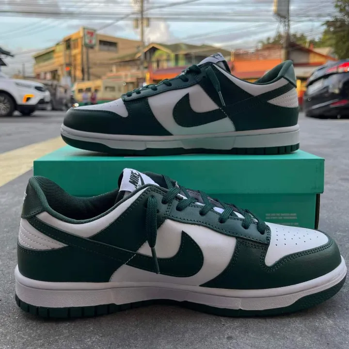 sb dunk low varsity green